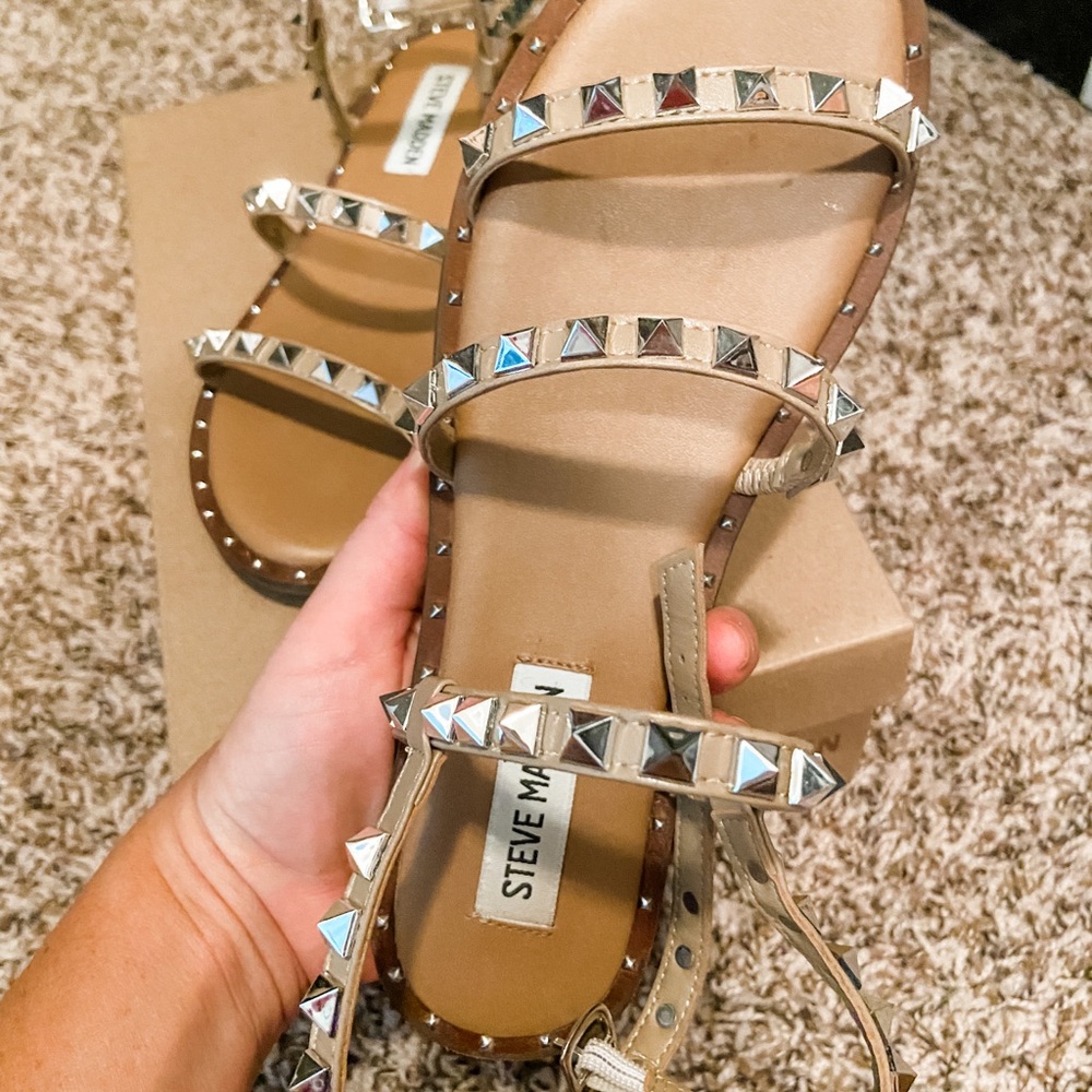 Steve Madden travel tan sandals